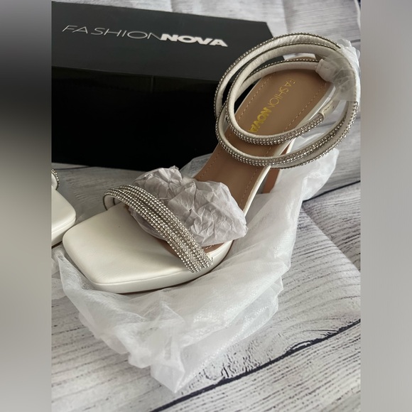 Fashinova Beautiful🤍😍Rhinestone Heels! Brand NEW! Still in the box! - Picture 7 of 13